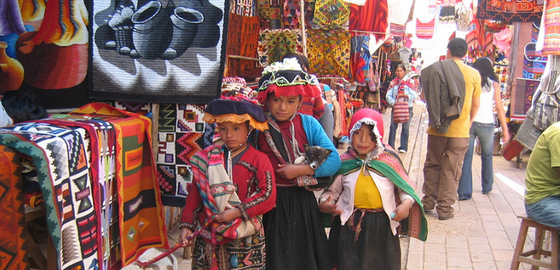 Mercado en Pisac, Son Casi Obligatorios si esta de Camino a Machu Picchu