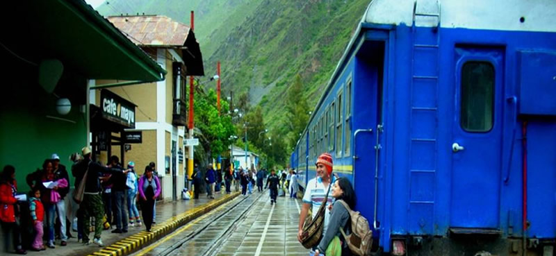 ¿Como viajar en el tren local a Machu Picchu?
